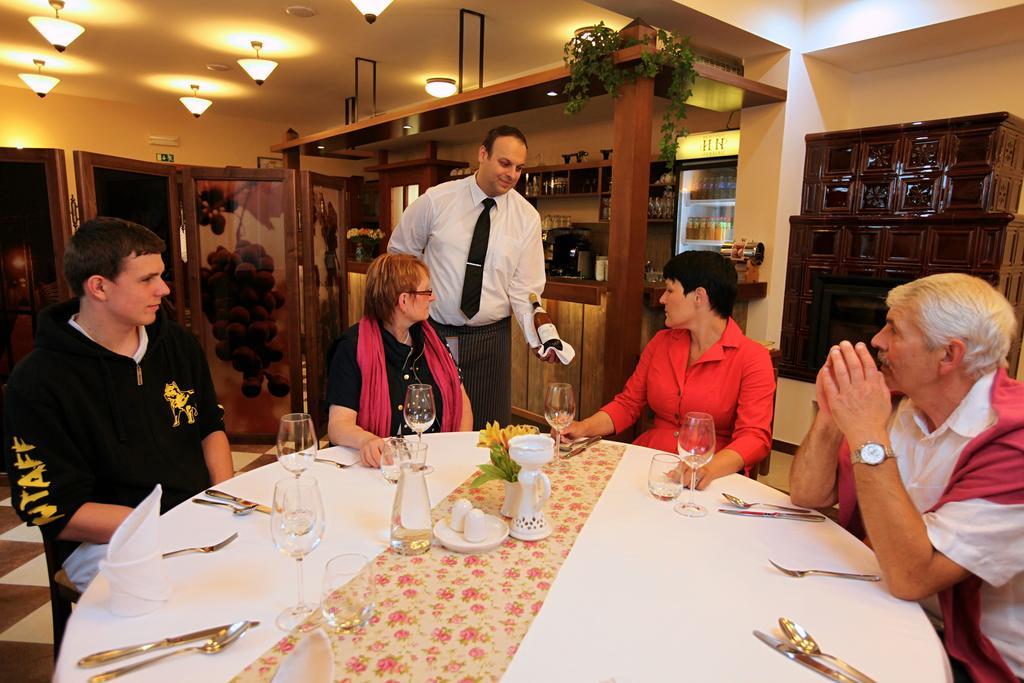 Hostinec U Hubalku Kostelec nad Orlicí Extérieur photo